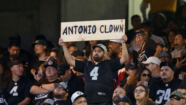 Raiders fans made their feelings known about the recently-departed Antonio Brown