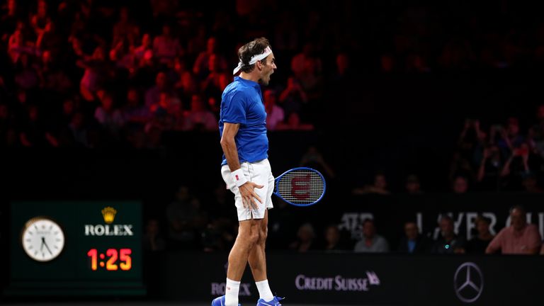 Roger Federer kept Europe alive with a huge win over Team USA's John Isner