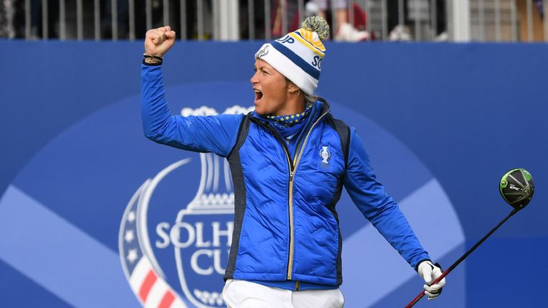 Europe's Suzann Pettersen reacts to the crowd on the 1st tee during the singles on the third day of The Solheim Cup golf tournament at Gleneagles in Scotland, on September 15, 2019. (Photo by ANDY BUCHANAN / AFP) / RESTRICTED TO EDITORIAL USE (Photo credit should read ANDY BUCHANAN/AFP/Getty Images)