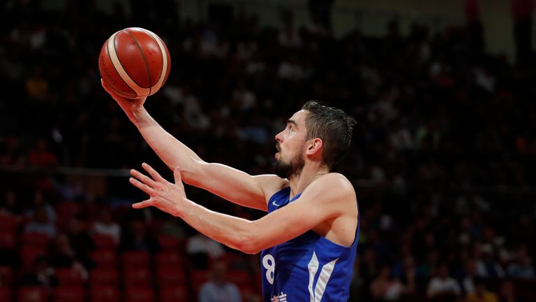 Tomas Satoransky glides in for a layup while playing for the Czech Republic at the FIBA World Cup