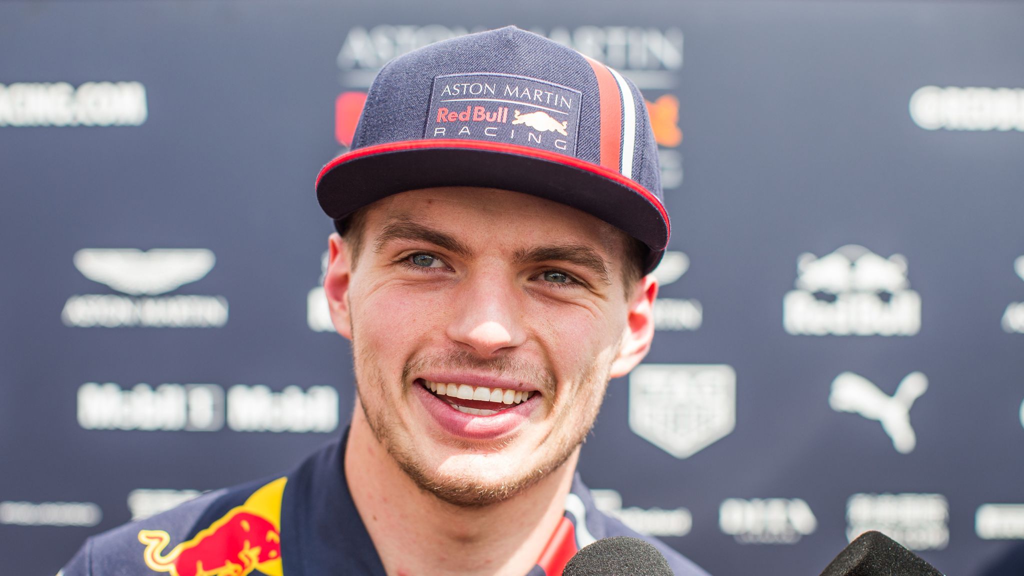 Ту ту ту ту макс ферстаппен. Золотой шлем макса ферстаппена 2022. Ту ту ту ту макс ферстаппен. Макс ферстаппен абу даби 2021. Макс ферстаппен 2024.