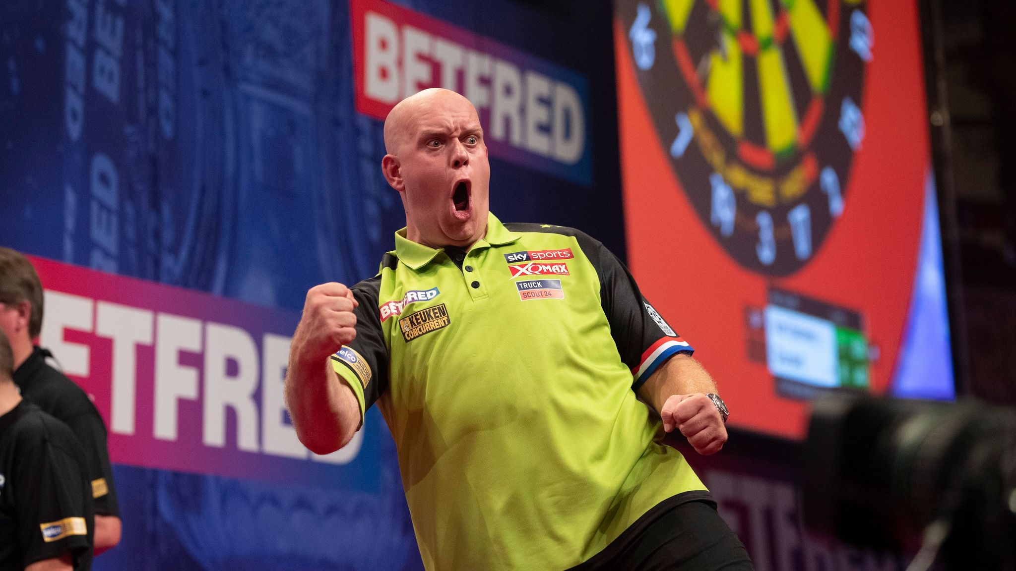Wayne Mardle: Michael van Gerwen the man to beat in World Grand Prix