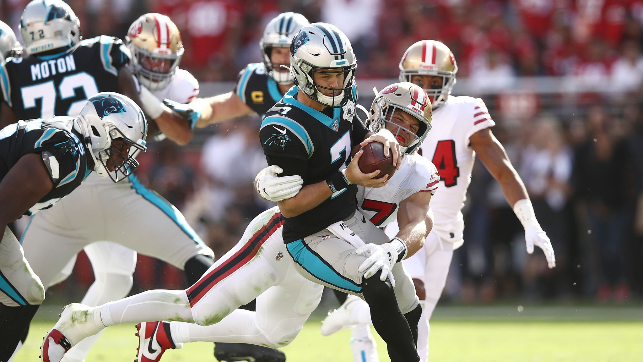 Santa Clara, California, USA. 17th Nov, 2019. San Francisco running back  Tevin Coleman (26) runs with the ball during the NFL Football game between  the Arizona Cardinals and the San Francisco 49ers