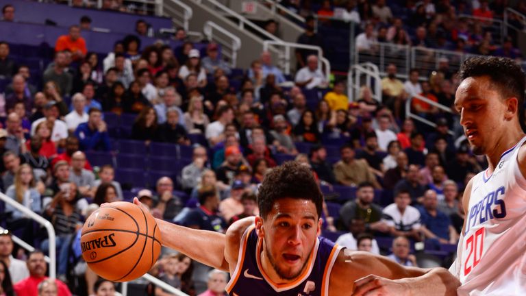 Devin Booker impulsa la línea de base contra Landry Shamet