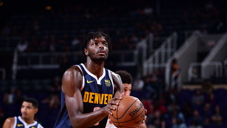 Jerami Grant dispara un tiro libre contra Phoenix