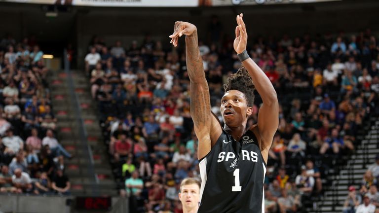 Lonnie Walker shoots a free throw