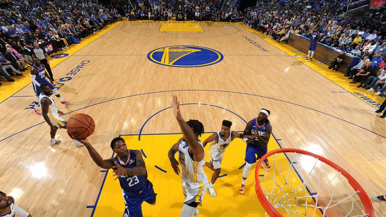 Lou Williams lofts a floater during the LA Clippers' road win over the Golden State Warriors