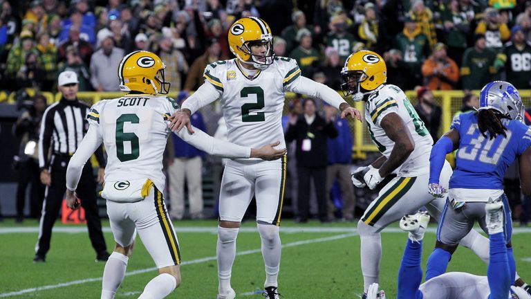 Mason Crosby celebrates his winning field goal as time expires