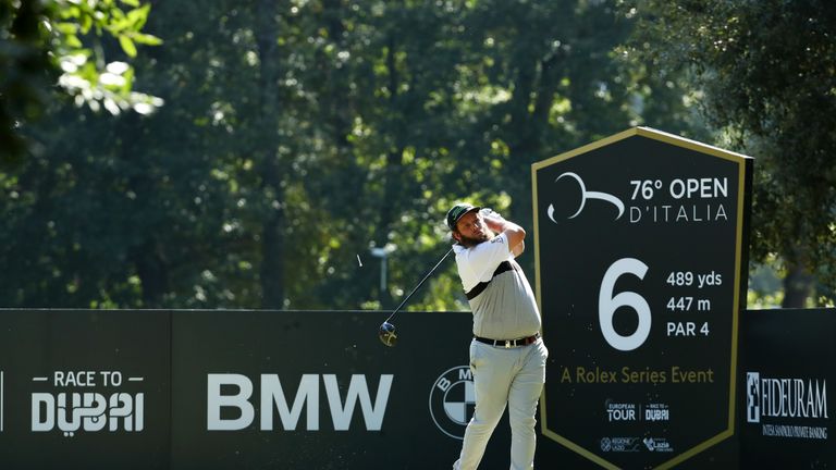 Andrew Johnston está solo tres fuera del ritmo en la etapa intermedia