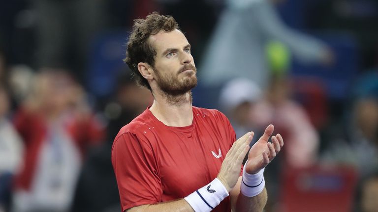 Andy Murray set up a second round showdown with Fabio Fognini after a three set win on Monday
