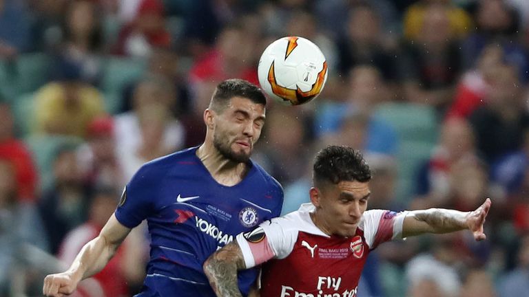 Chelsea's Mateo Kovacic and Arsenal's Lucas Torreira battle for the ball 