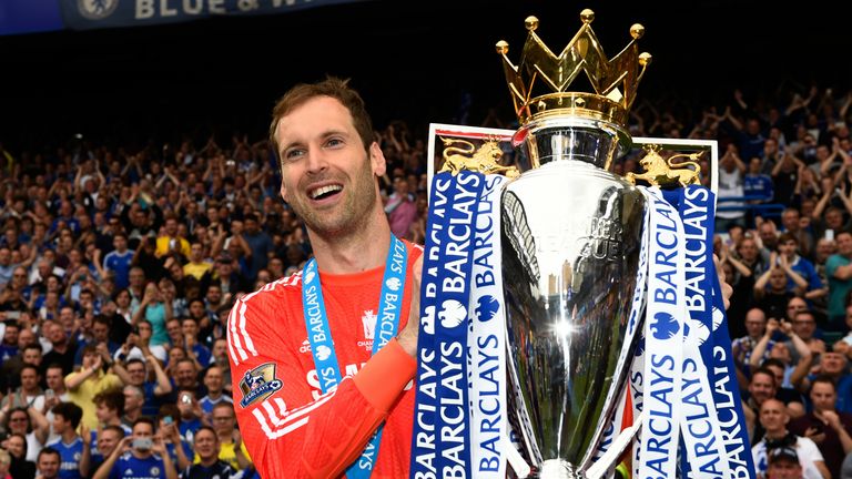 Petr Cech holding the Premier League trophy