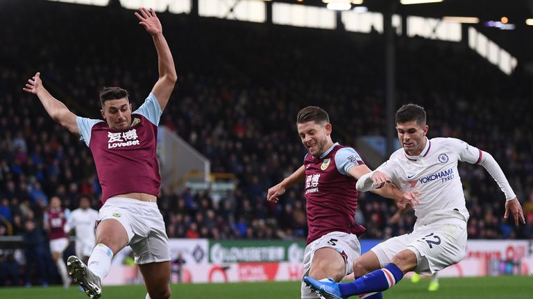 Christian Pulisic scores his first Chelsea goal to put them ahead at Burnley