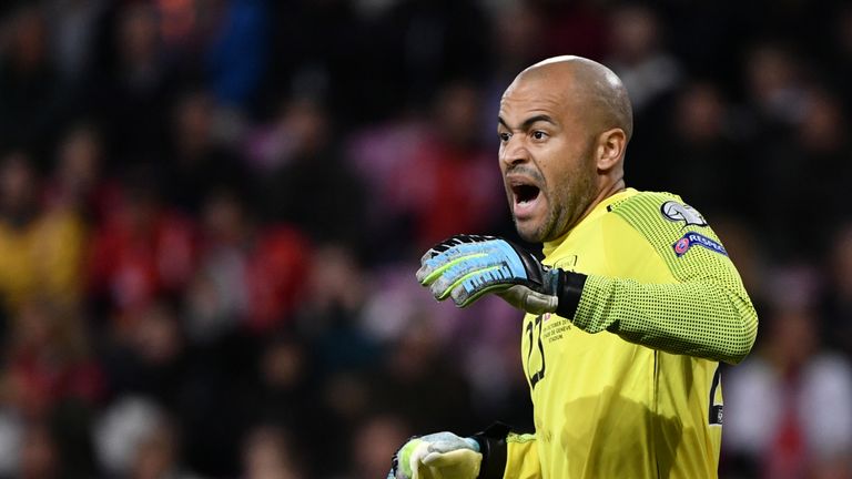 West Ham quiere volver a firmar al portero Darren Randolph  