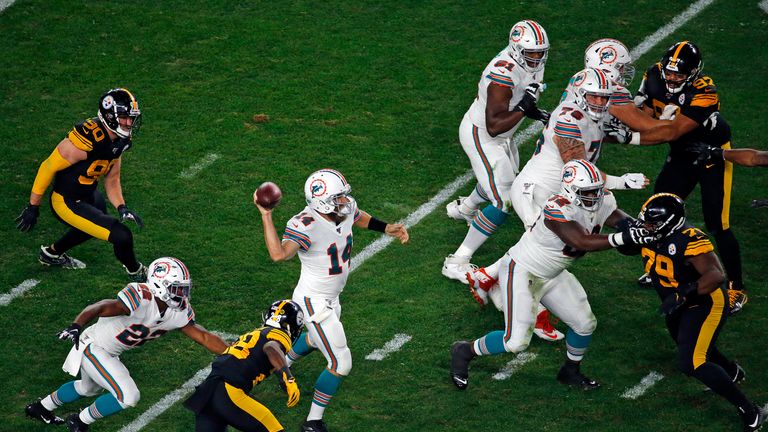 Steelers overcome slow start, drop winless Dolphins 27-14