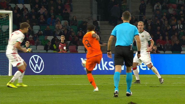georginio wijnaldum scores his second goal against belarus