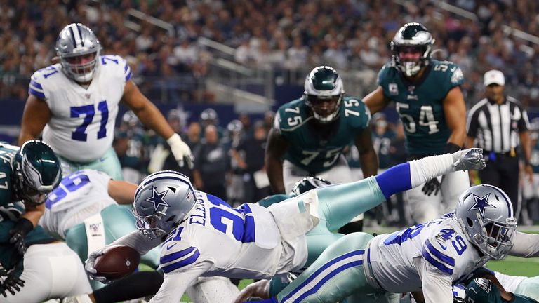Ezekiel Elliott grabbed another touchdown along with more than 100 yards from scrimmage