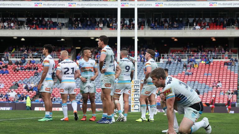 NEWCASTLE, AUSTRALIA - AUGUST 31: Titans players look dejected during the round 24 NRL match between the Newcastle Knights and the Gold Coast Titans at McDonald Jones Stadium on August 31, 2019 in Newcastle, Australia. (Photo by Ashley Feder/Getty Images)