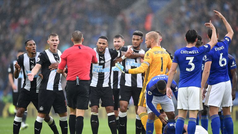 Newcastle fue derrotado 5-0 por Leicester en su último partido