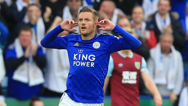 Jamie Vardy celebrates his equaliser