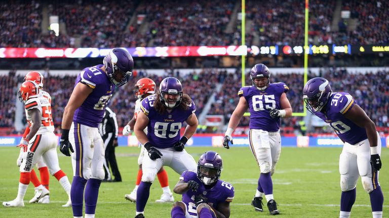 Jerick McKinnon found the end zone in the Vikings' rout of the Browns