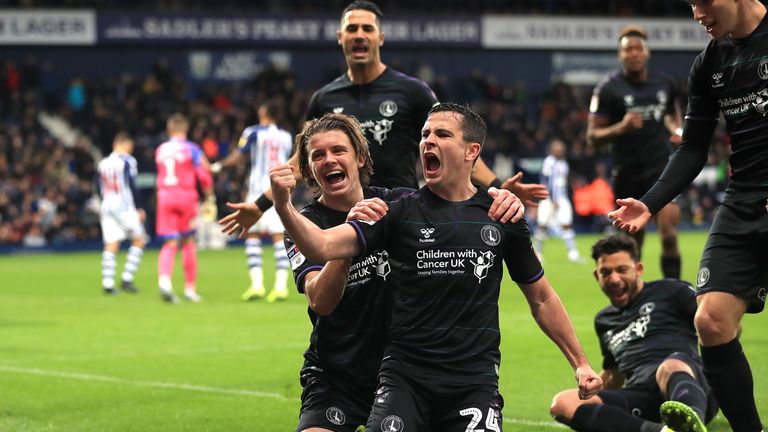 Charlton Athletic's Josh Cullen (centre) celebrates scoring his side's equaliser