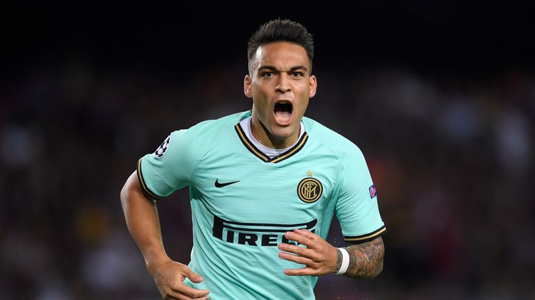 BARCELONA, SPAIN - OCTOBER 02: Lautaro Martinez of Inter Milan celebrates after he scores his sides first goal during the UEFA Champions League group F match between FC Barcelona and FC Internazionale at Camp Nou on October 02, 2019 in Barcelona, Spain. (Photo by Alex Caparros/Getty Images)