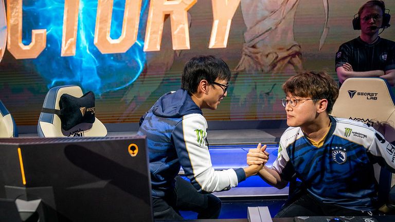Steve has credited Doublelift and CoreJJ for keeping their teammates focused (Credit: Riot Games)