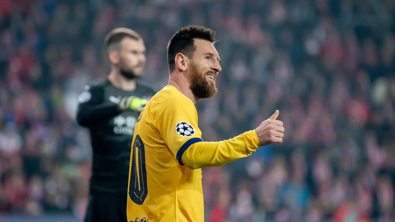 Lionel Messi anotó para el Barcelona cuando alcanzó otro hito en la Liga de Campeones