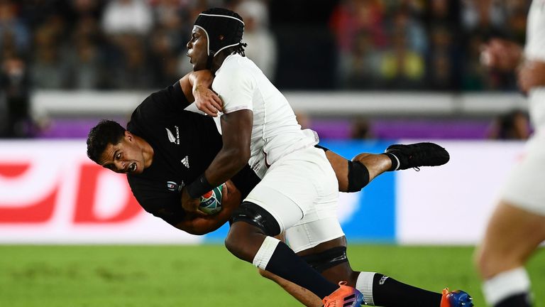 Maro Itoje drives Anton Lienert-Brown back with a monster tackle