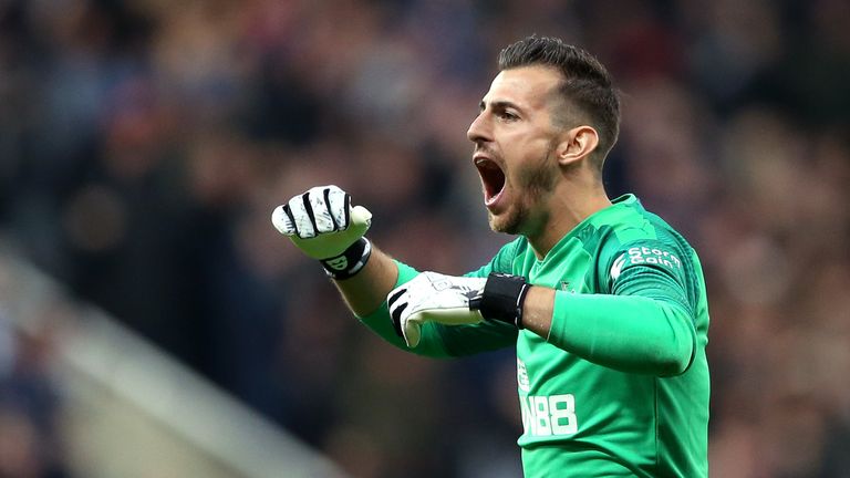 Martin Dubravka celebrates after his team&#39;s first goal during the Premier League match between Newcastle United and Manchester United
