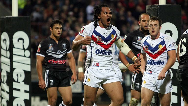 PICTURE BY VAUGHN RIDLEY/SWPIX.COM - Rugby League - Gillette Fusion Test Series - Great Britain v New Zealand - Galpharm Stadium, Huddersfield, England - 27/10/07...Copyright - Simon Wilkinson - 07811267706..Great Britain's Maurie Fa'asavalu celebrates his try.