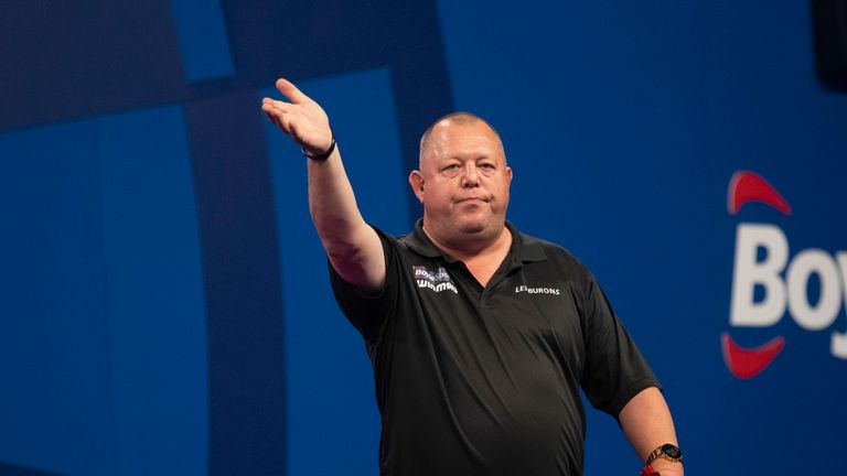 Mervyn King stunned eighth seed James Wade to reached the World Matchokay quarter-finals