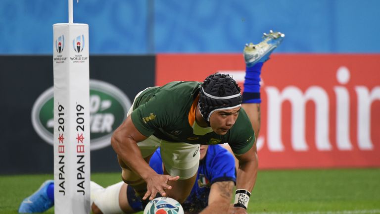 Cheslin Kolbe scores South Africa's first try against Italy