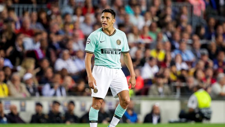 BARCELONA, SPAIN - OCTOBER 2: Alexis Sanchez of Internazionale during the UEFA Champions League match between FC Barcelona v Internazionale at the Camp Nou on October 2, 2019 in Barcelona Spain (Photo by David S. Bustamante/Soccrates/Getty Images)