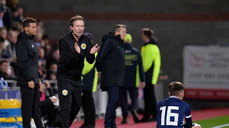 Scot Gemmill, Manager of Scotland U21 gives instructions to Billy Gilmour 
