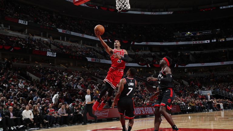 Shaquille Harrison of the Chicago Bulls shoots the ball against the Toronto Raptors