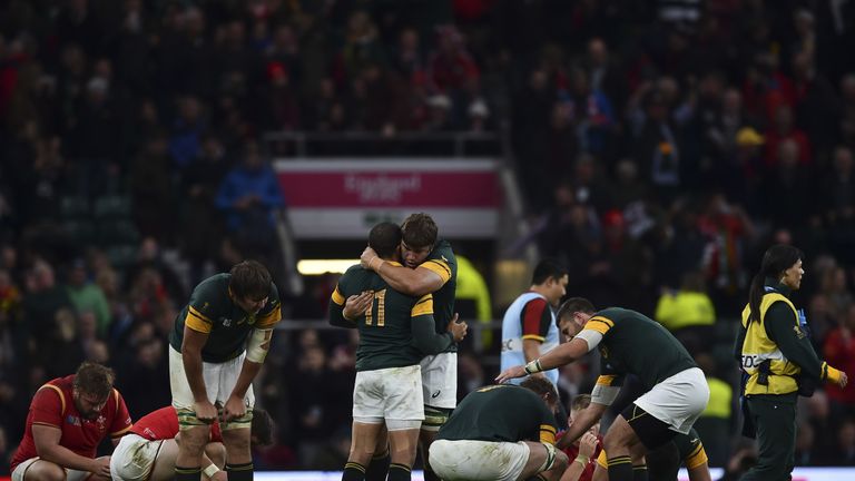 Sout Africa's players celebrate after winning a quarter final match of the 2015 Rugby World Cup between South Africa and Wales at Twickenham stadium, southwest London, on October 17, 2015. AFP PHOTO / BEN STANSALL RESTRICTED TO EDITORIAL USE, NO USE IN LIVE MATCH TRACKING SERVICES, TO BE USED AS NON-SEQUENTIAL STILLS (Photo credit should read BEN STANSALL/AFP/Getty Images)