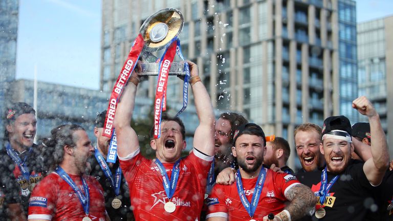 Toronto defeated Featherstone 24-6 to win promotion to Super League