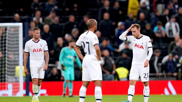 Tottenham players dejected