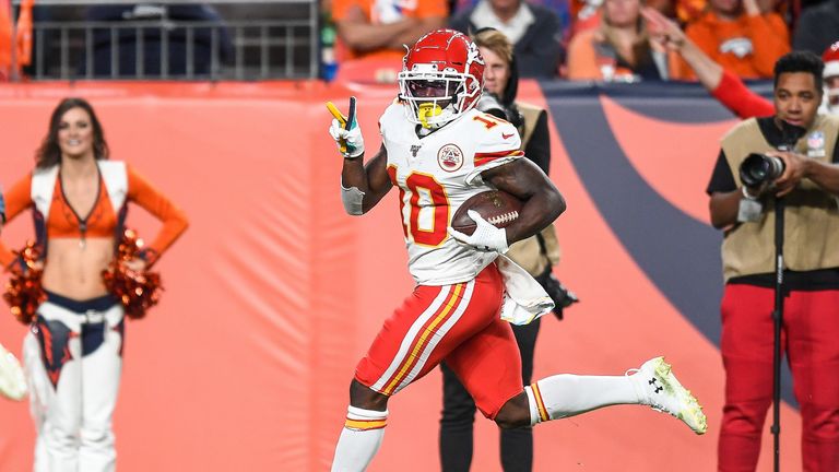 Tyreek Hill scores a third-quarter touchdown against the Broncos