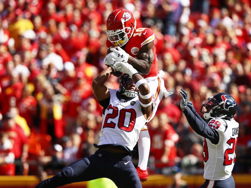 Chiefs Fall to Texans, 31-24, at Arrowhead