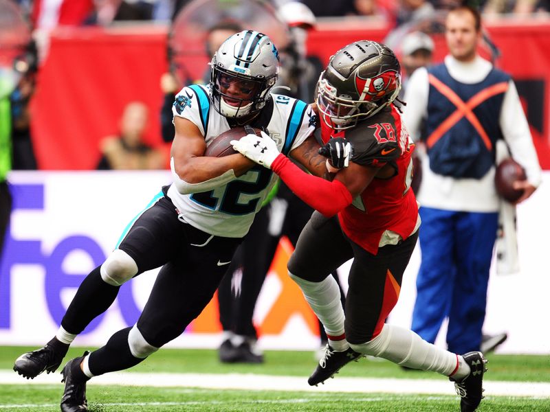 Panthers Defeat Buccaneers 37-26 in London in Week 6