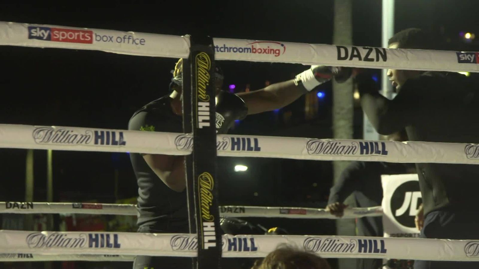 KSI vs Logan Paul public workout | Boxing News | Sky Sports