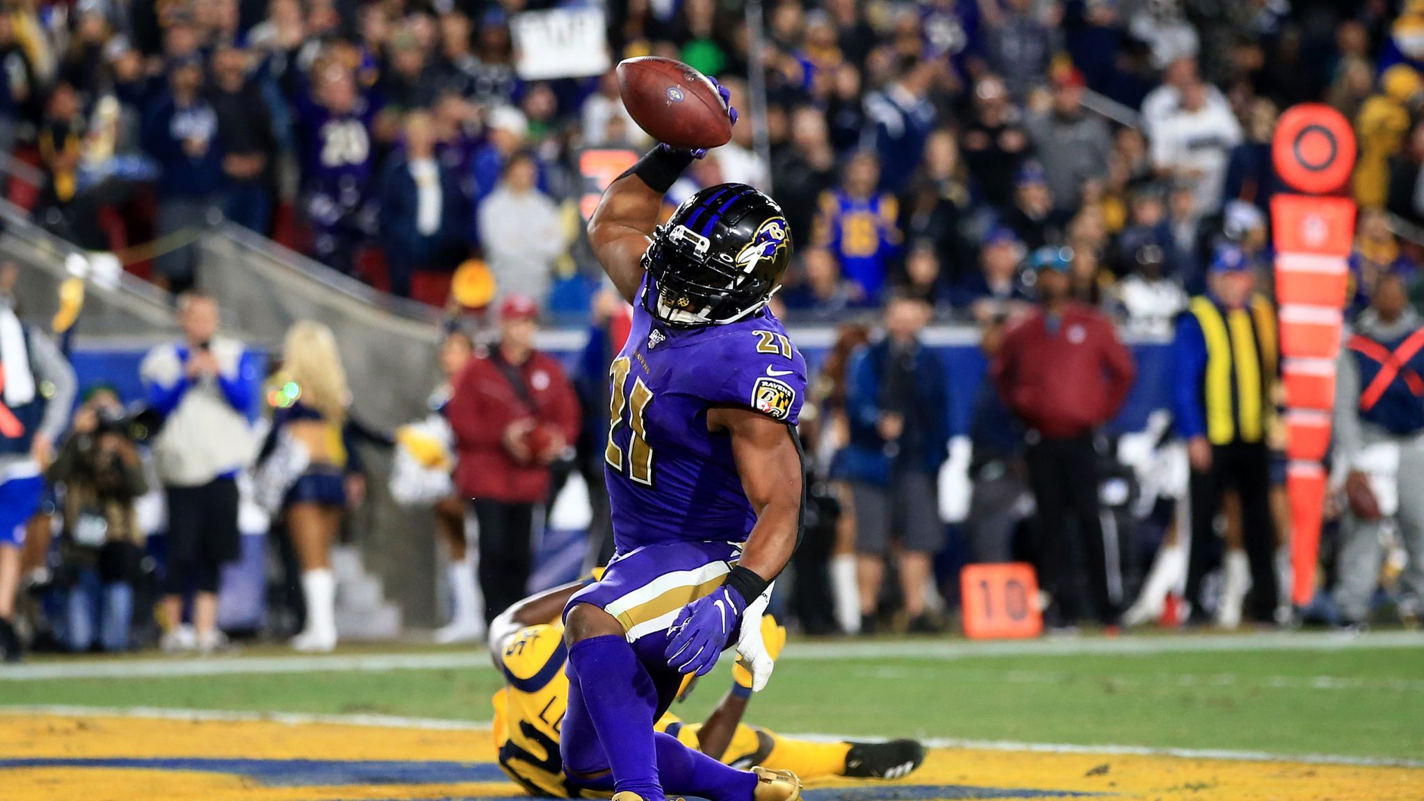 Baltimore Ravens lose to LA Rams by 1 late in game