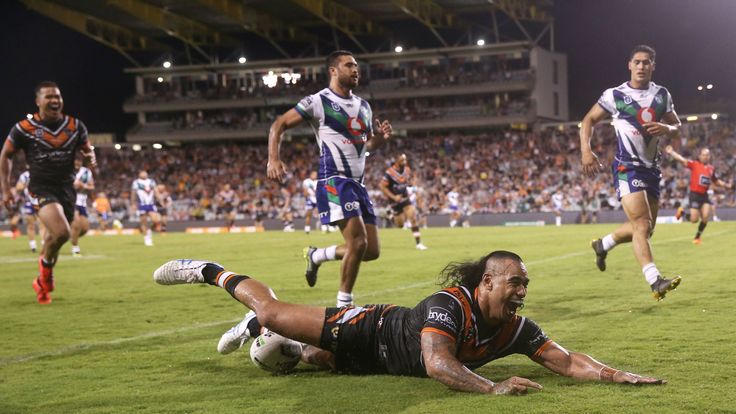 SYDNEY, AUSTRALIA - MARCH 24: during the round two NRL match between the Wests Tigers and the New Zealand Warriors at Campbelltown Stadium on March 24, 2019 in Sydney, Australia. (Photo by Mark Kolbe/Getty Images)