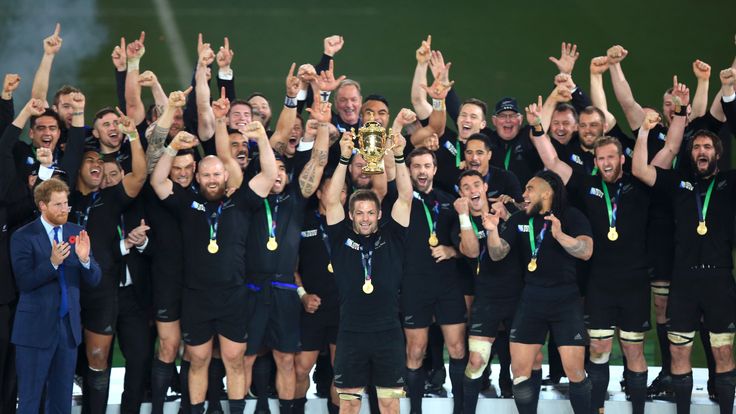 All Blacks captain Richie McCaw lifts the trophy after the 2015 Rugby World Cup final