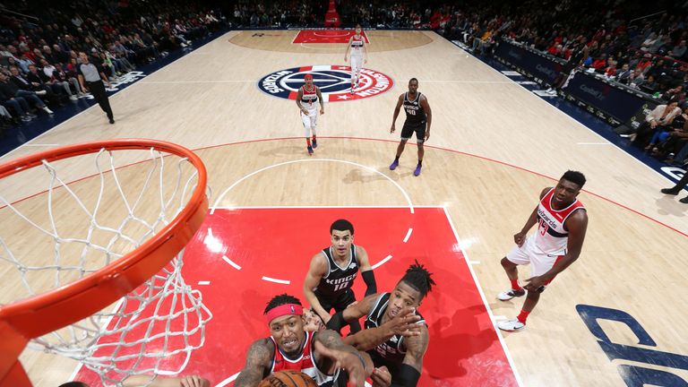 Bradley Beal grabs possession under the basket