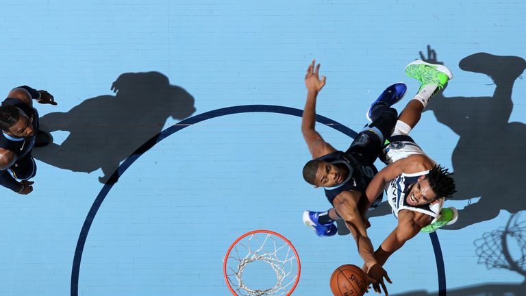 Towns attacks the basket against the Memphis Grizzlies