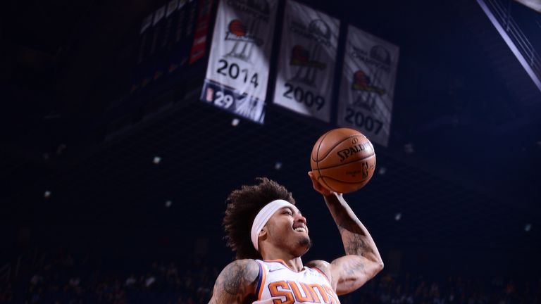 Kelly Oubre lanza una volcada contra los Atlanta Hawks